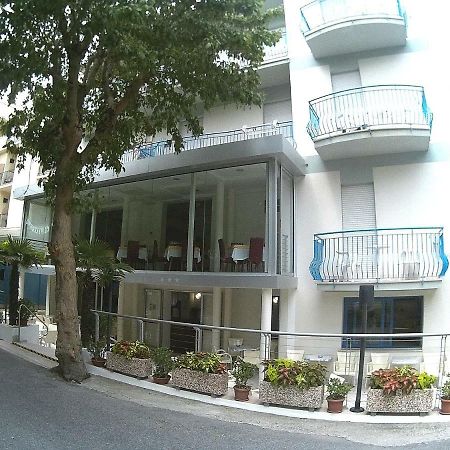 Hotel Azzurro Cattolica Kültér fotó