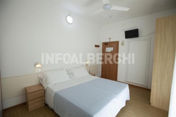 Hotel Azzurro Cattolica Kültér fotó