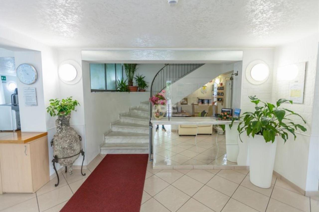 Hotel Azzurro Cattolica Kültér fotó