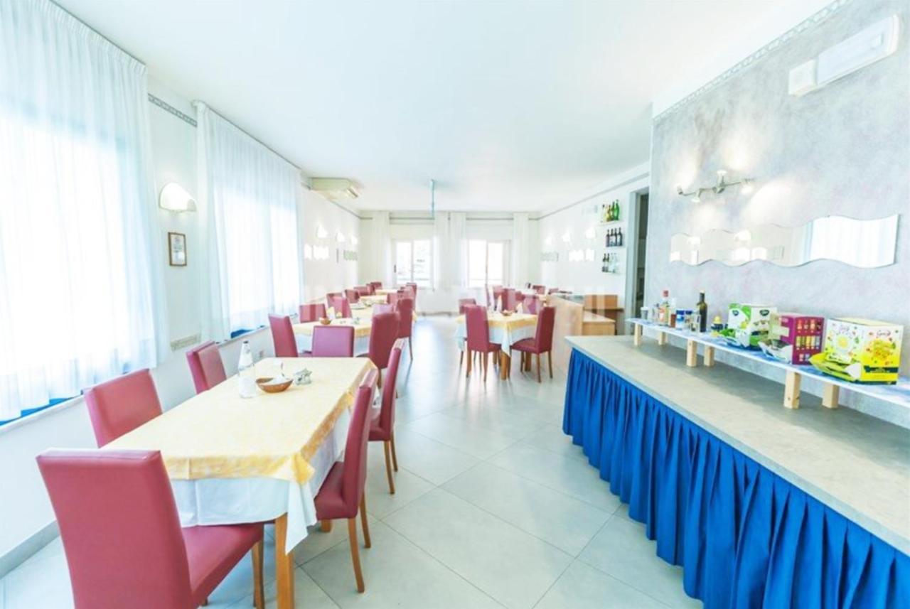 Hotel Azzurro Cattolica Kültér fotó