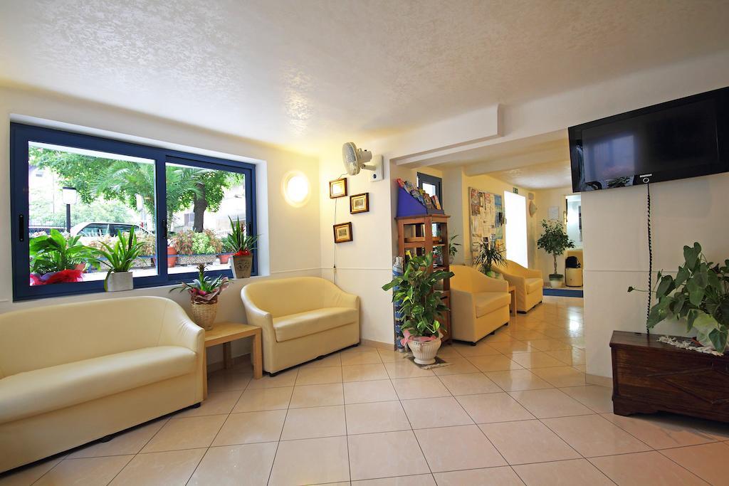 Hotel Azzurro Cattolica Kültér fotó