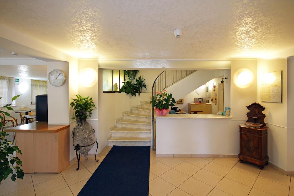 Hotel Azzurro Cattolica Kültér fotó